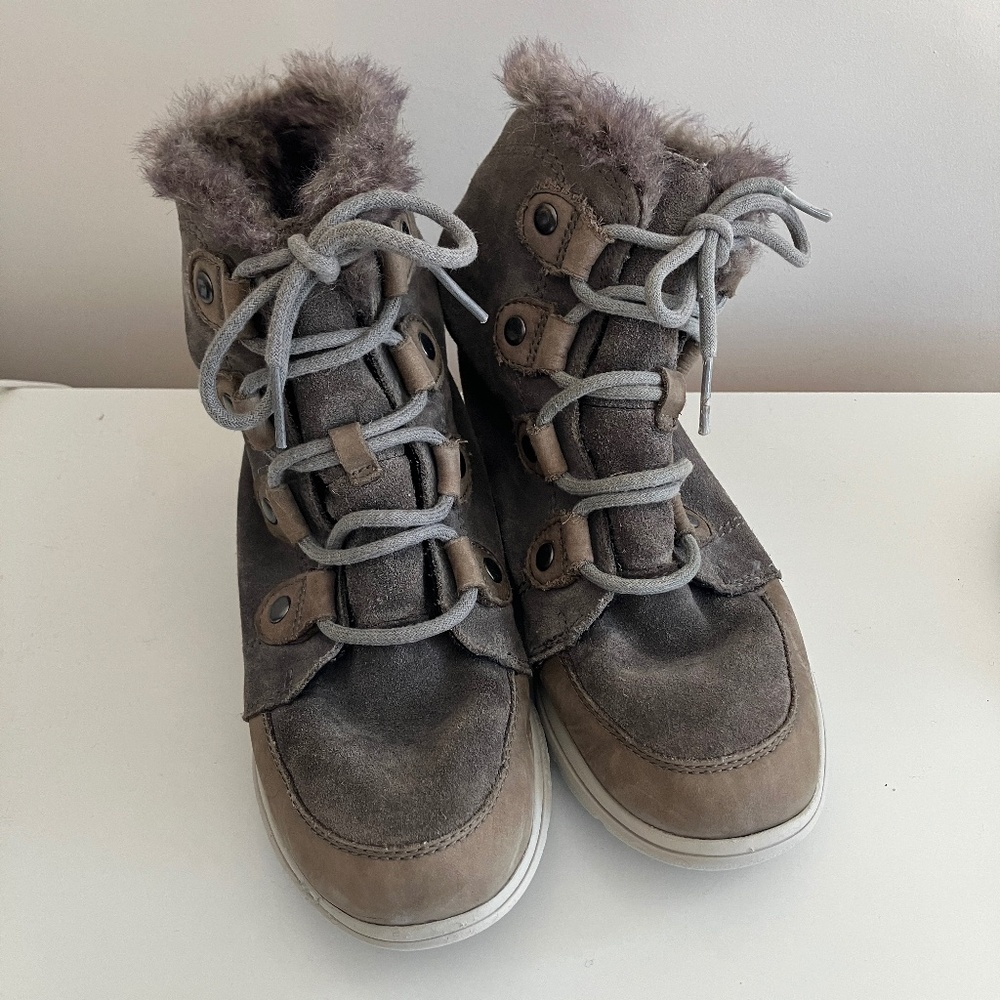Sorel Joan explorer fur boot gray grey fawn 7.5